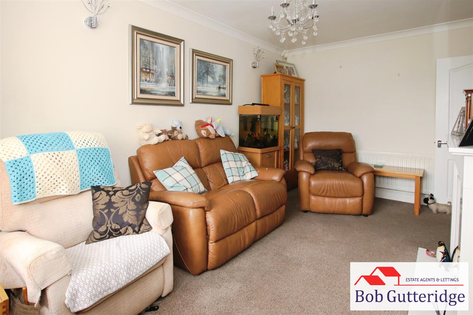 BAY FRONTED LOUNGE